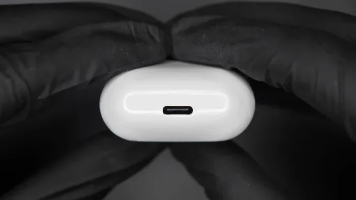 Does Airpods Third Gen Have Usb C