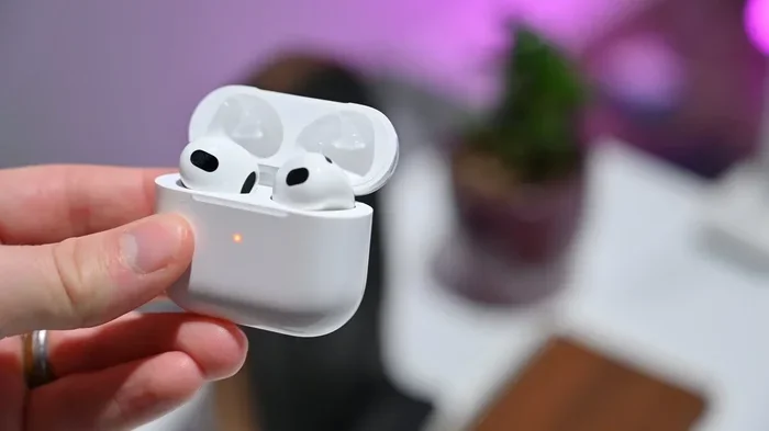 Does Airpods Third Gen Use Usb C