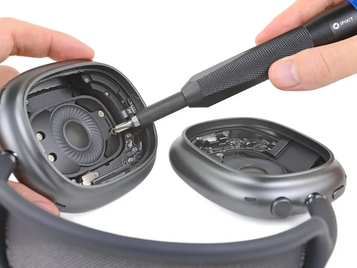 Does Airpods Max Have a Headphone Jack