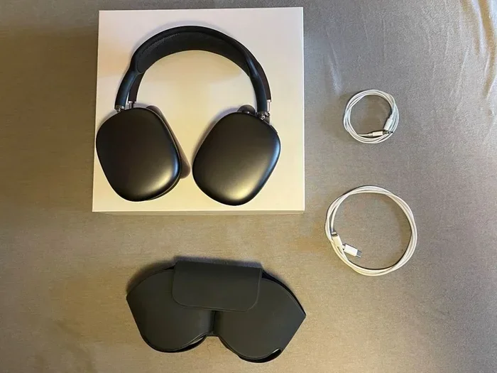 Can You Use Aux with Airpod Max