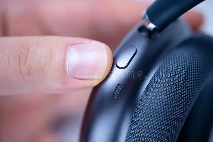 Do Airpods Block Noise