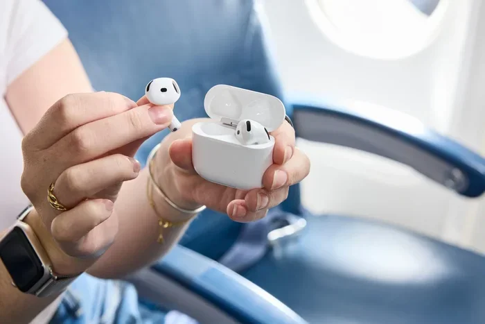 Do Airpods Block Background Noise