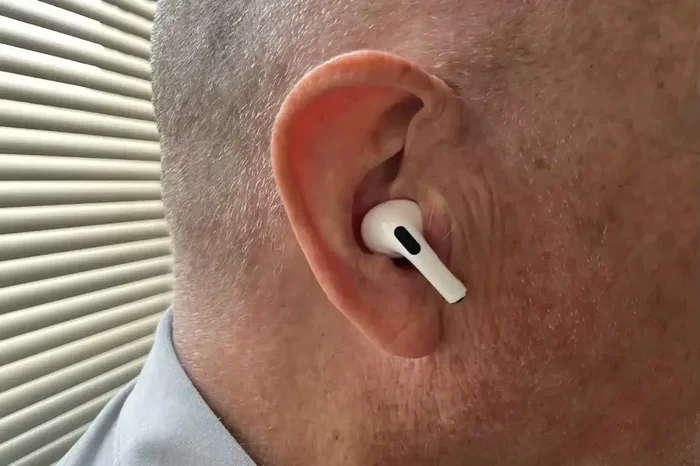 Do Airpods Pro 2 Stay in Ear
