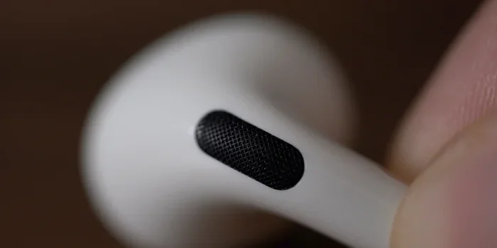 Do Airpods Pro 2 Have Microphone