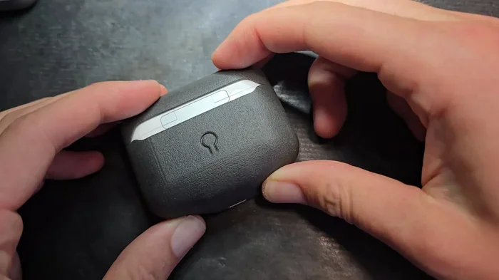 Can You Use Airpods with Non Bluetooth Device via Usb