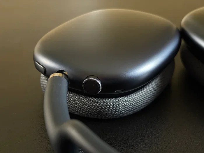 Do Apple Airpods Max Have a Headphone Jack