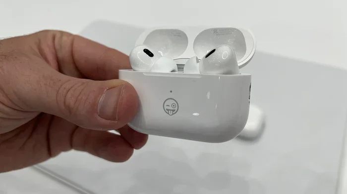 Do Apple Airpods Cancel Background Noise