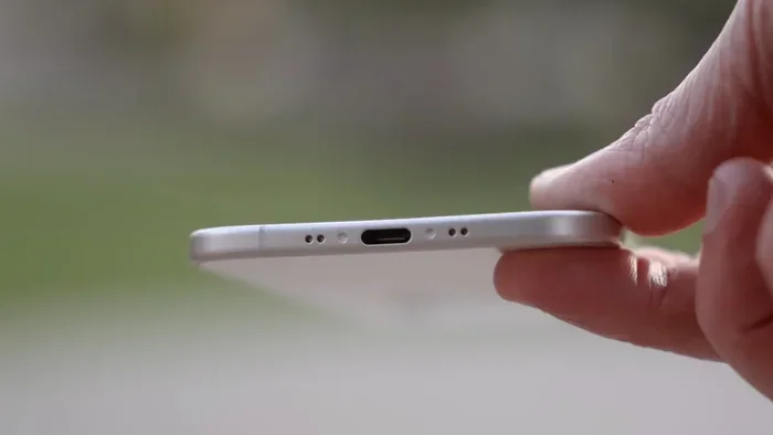 Does Iphone Air Use Usb C