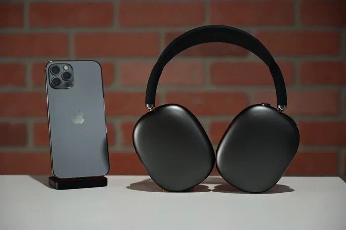 Does the Iphone X Max Come with Airpods