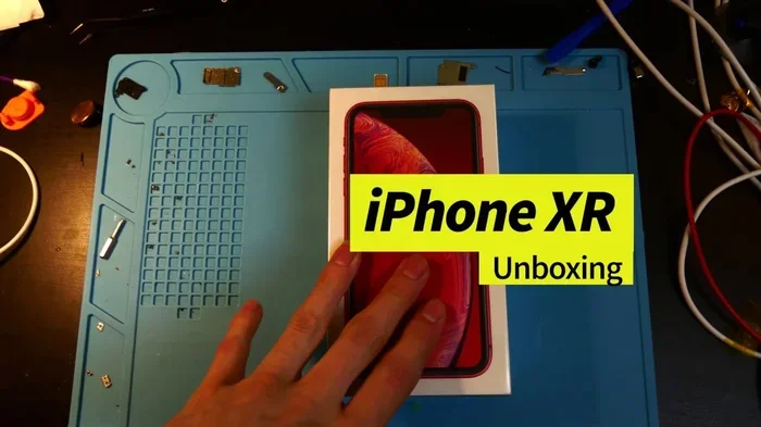 Does the Iphone Xr Max Come with Airpods