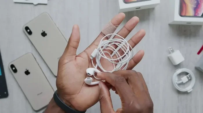 Does Xs Max Come with Ear Pods