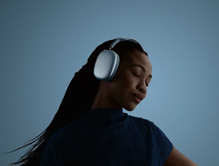 Can You Talk on Airpod Max