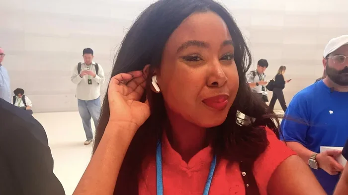 Do Airpods Cancel Background Noise