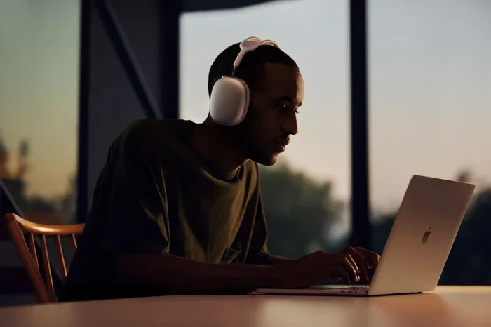 Can You Talk with Airpod Max
