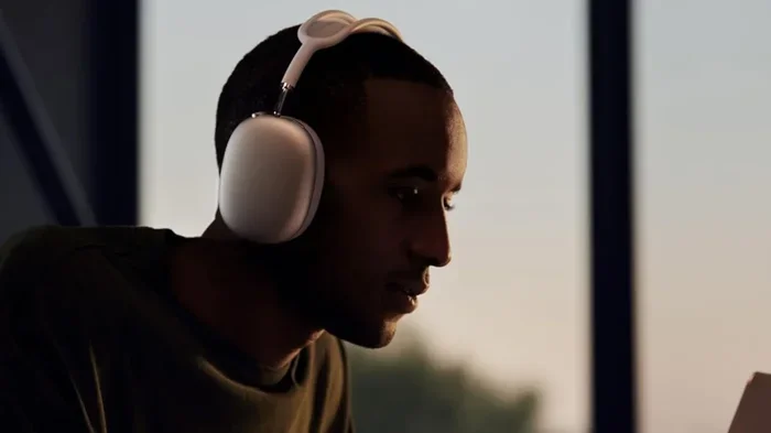 Can You Talk Through Airpods Max