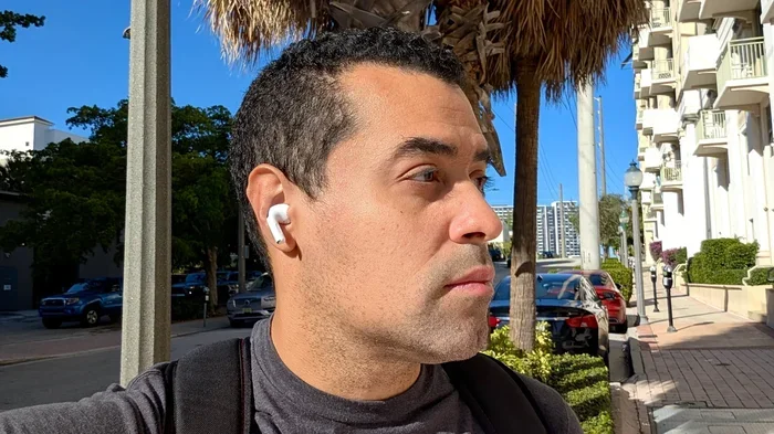 Can People Hear Your Airpods Pro 2