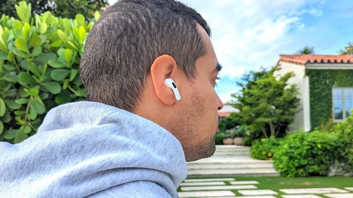 Can People Hear My Airpods Pro 2