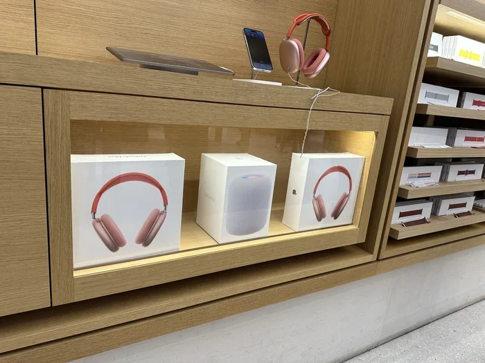Does T Mobile Sell Apple Headphones